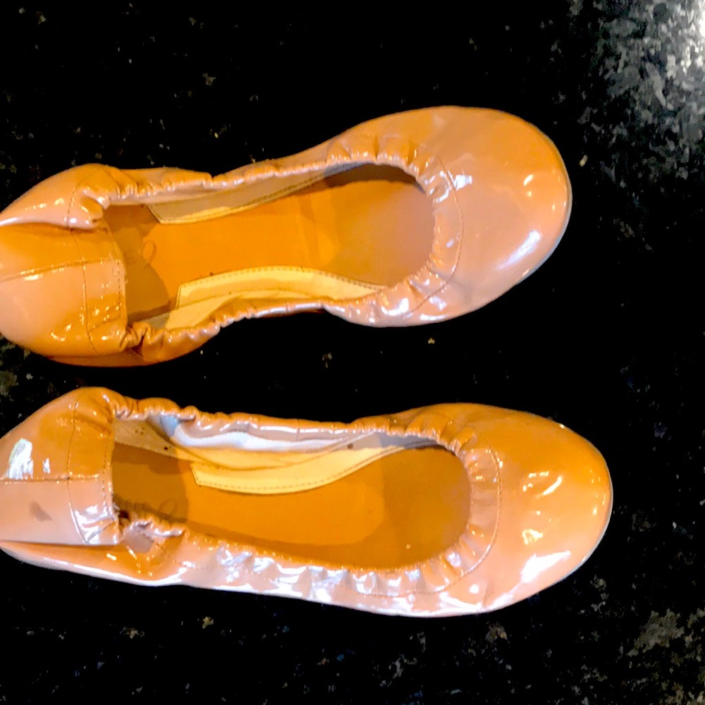 Women’s tan flats